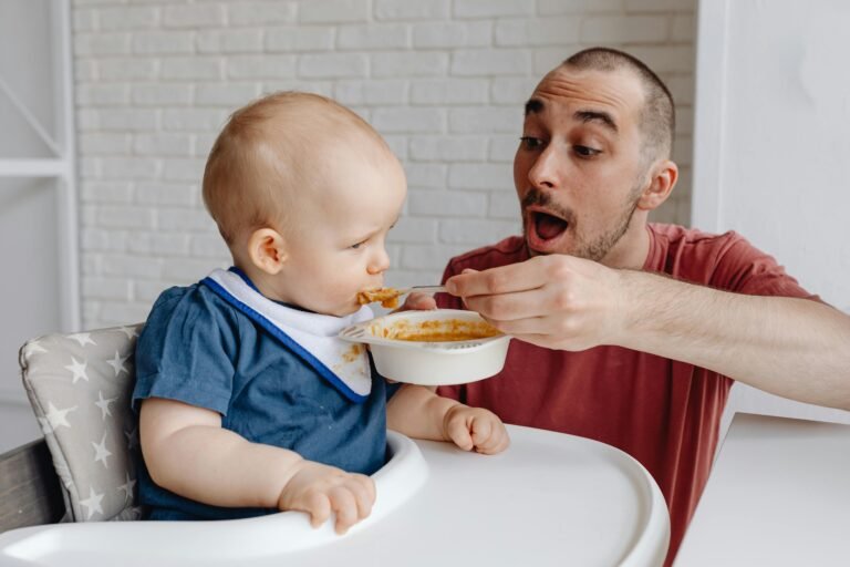 Como Saber se o Bebê Está Satisfeito na Introdução Alimentar